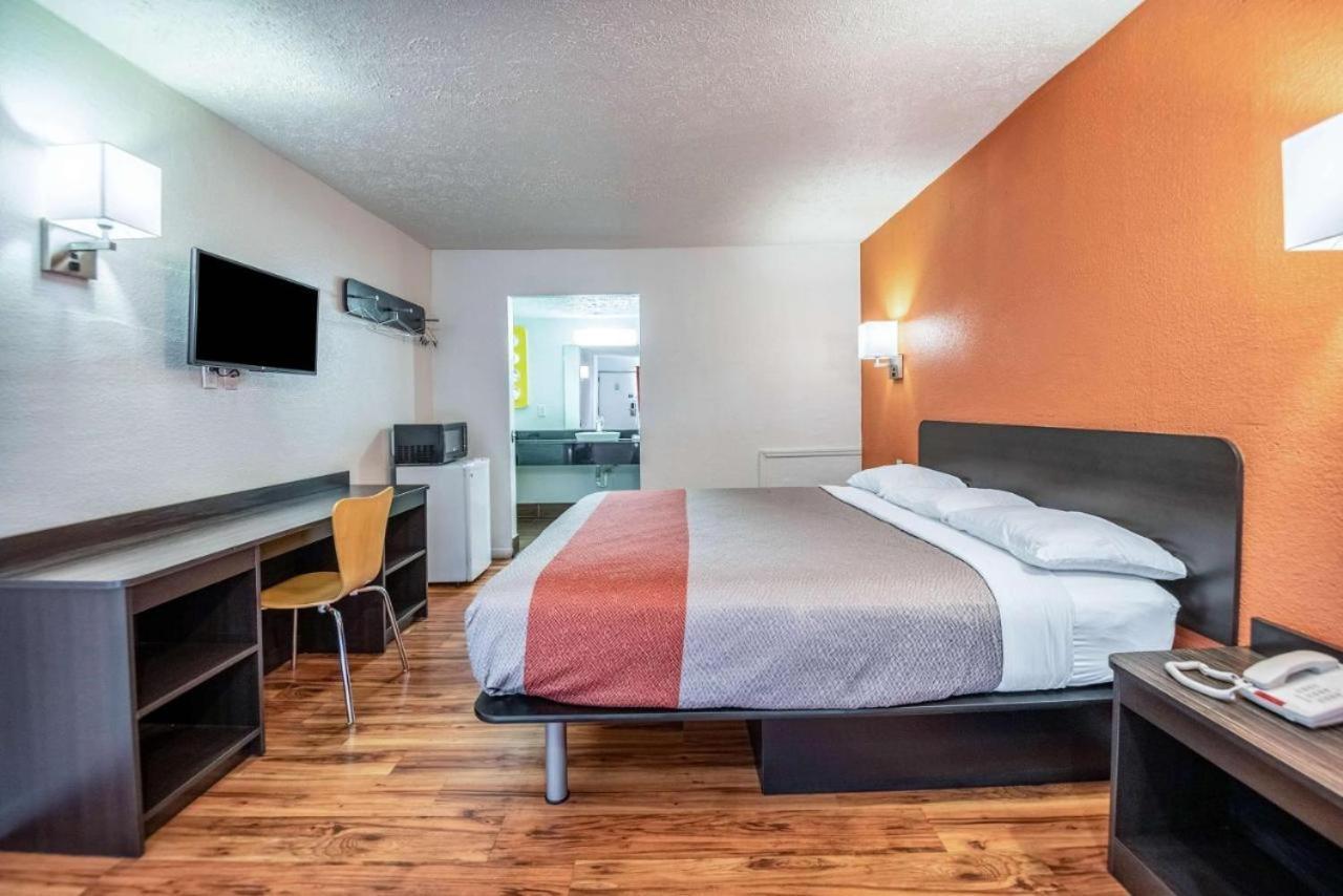 Hotel Relax By Oyo Oh I 70 Columbus