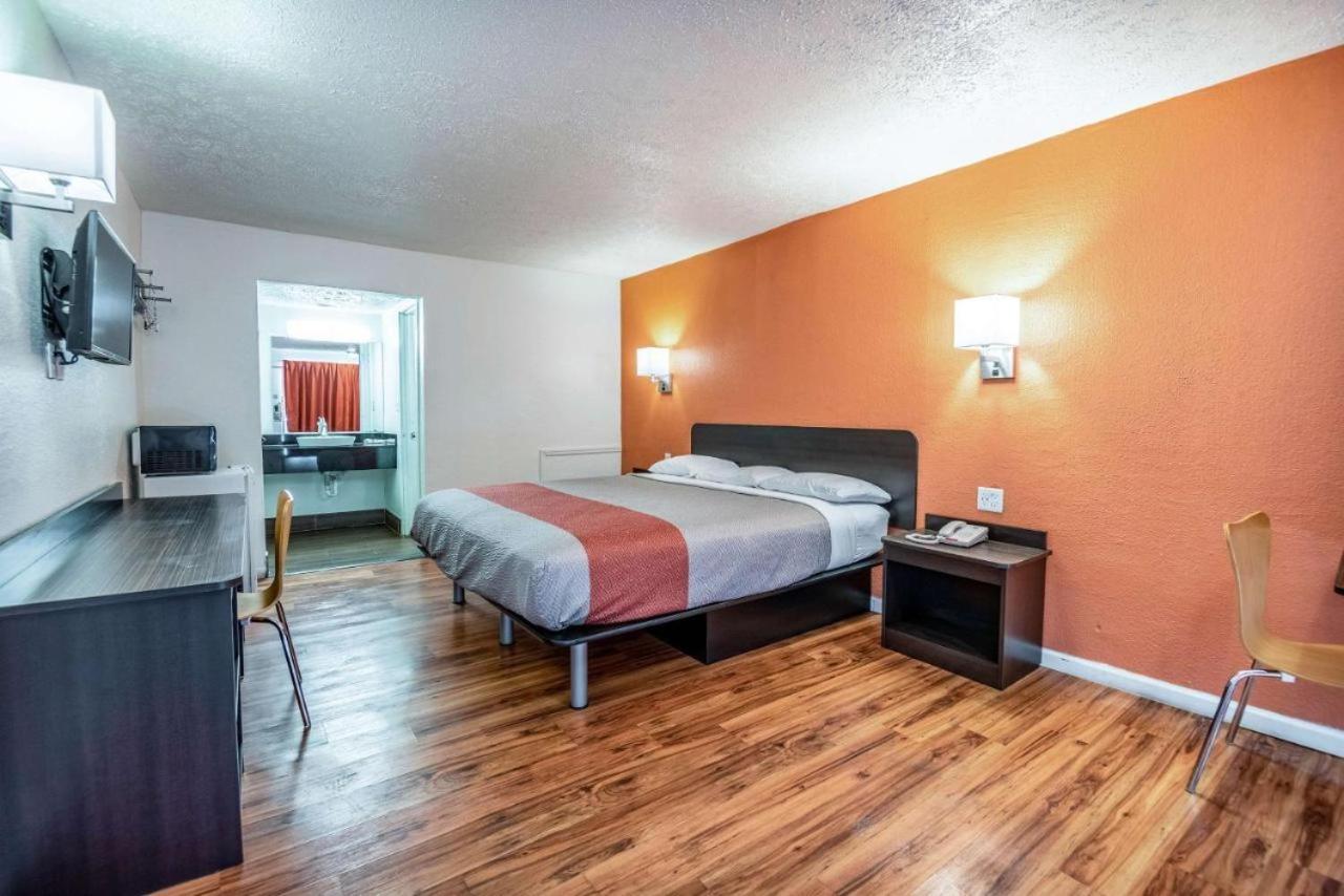 Hotel Relax By Oyo Oh I 70 Columbus