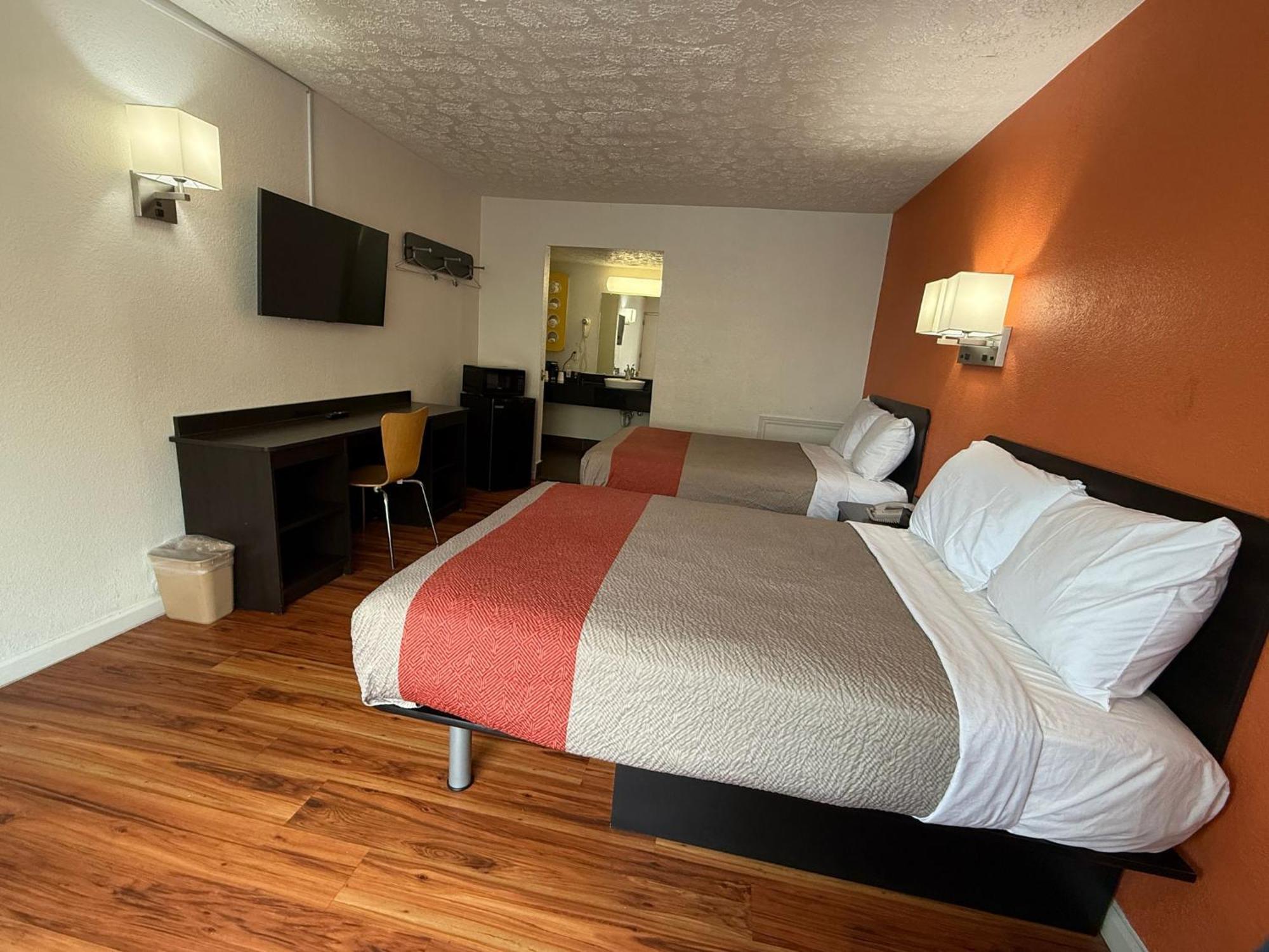 Relax By Oyo Oh I 70 Hotel