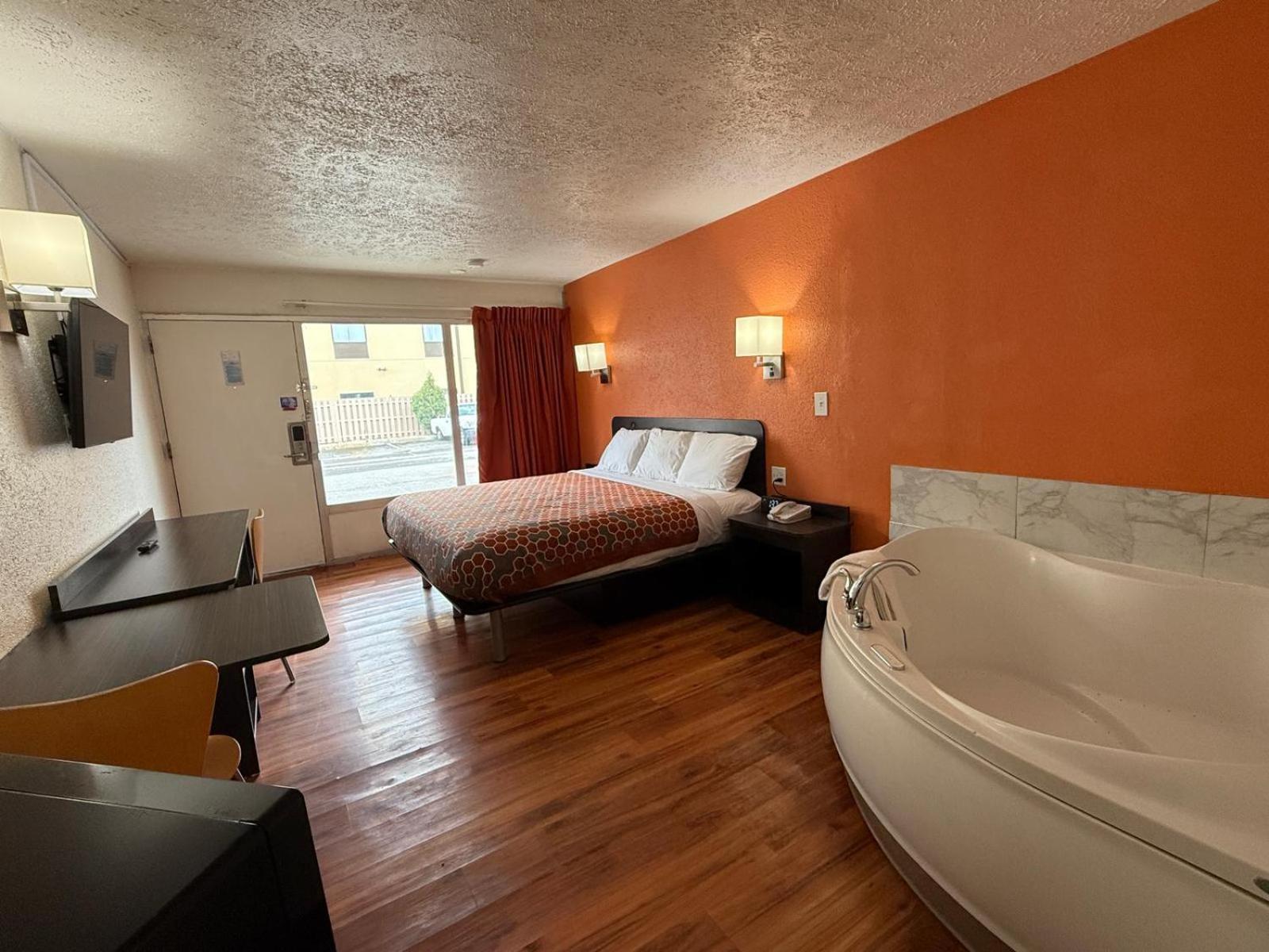 Relax By Oyo Oh I 70 Hotel 2*