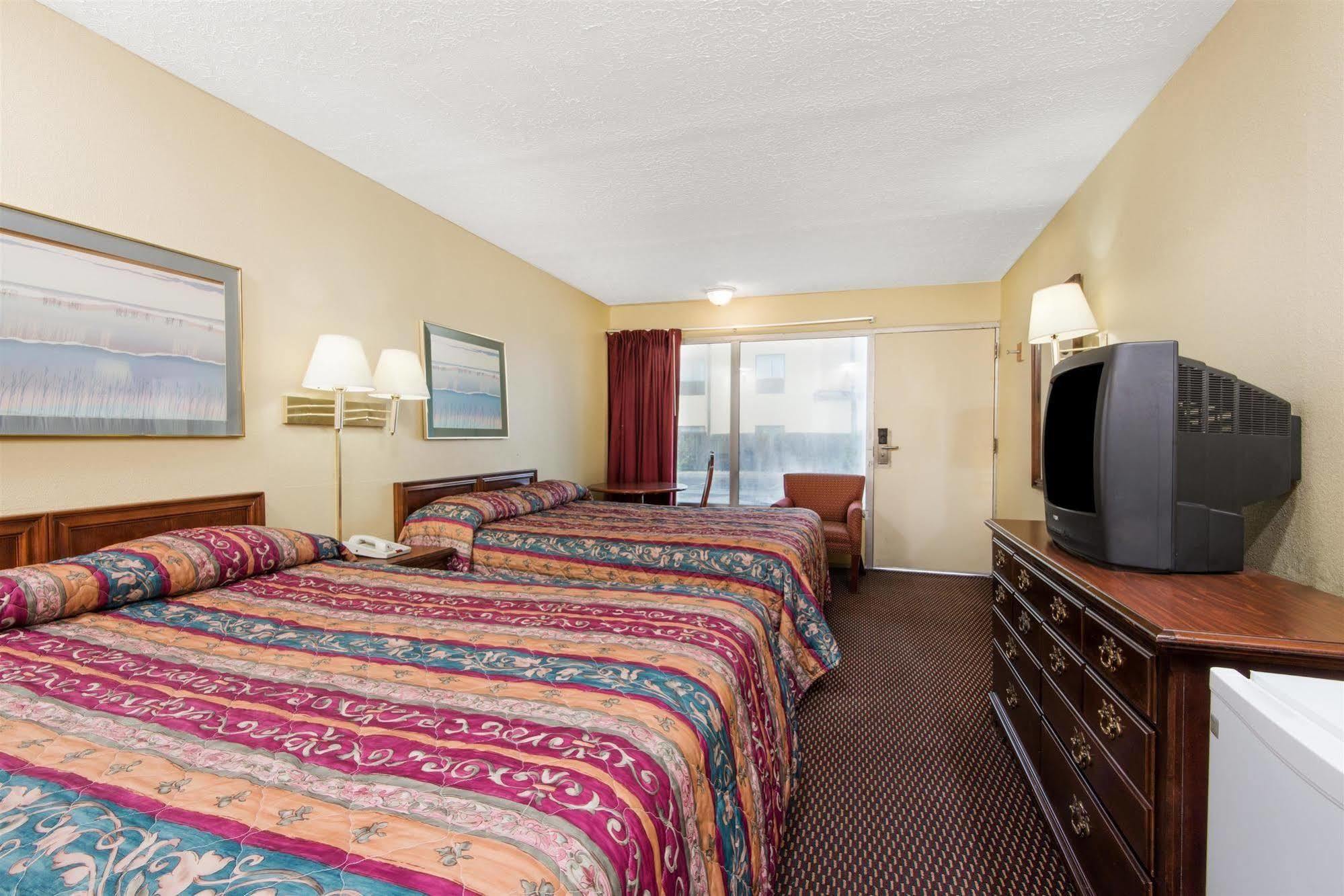 Relax By Oyo Oh I 70 Hotel Columbus